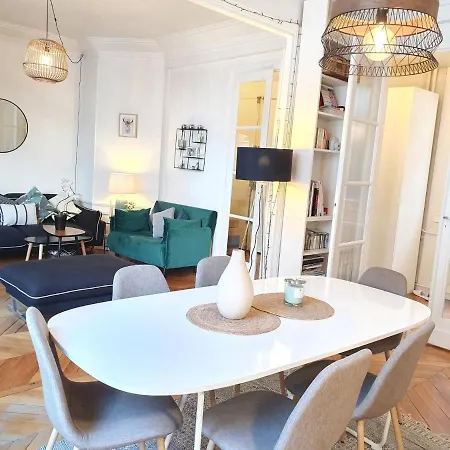Amazing Big Flat In Champs-elysees * Paris