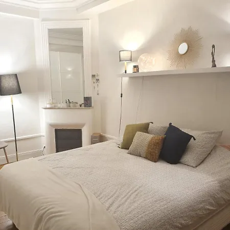 Amazing Big Flat In Champs-elysees Apartment *