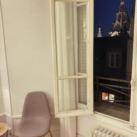 Amazing Big Flat In Champs-elysees Apartment