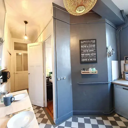 Amazing Big Flat In Champs-elysees Apartment