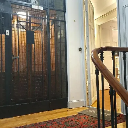 Amazing Big Flat In Champs-elysees Apartment